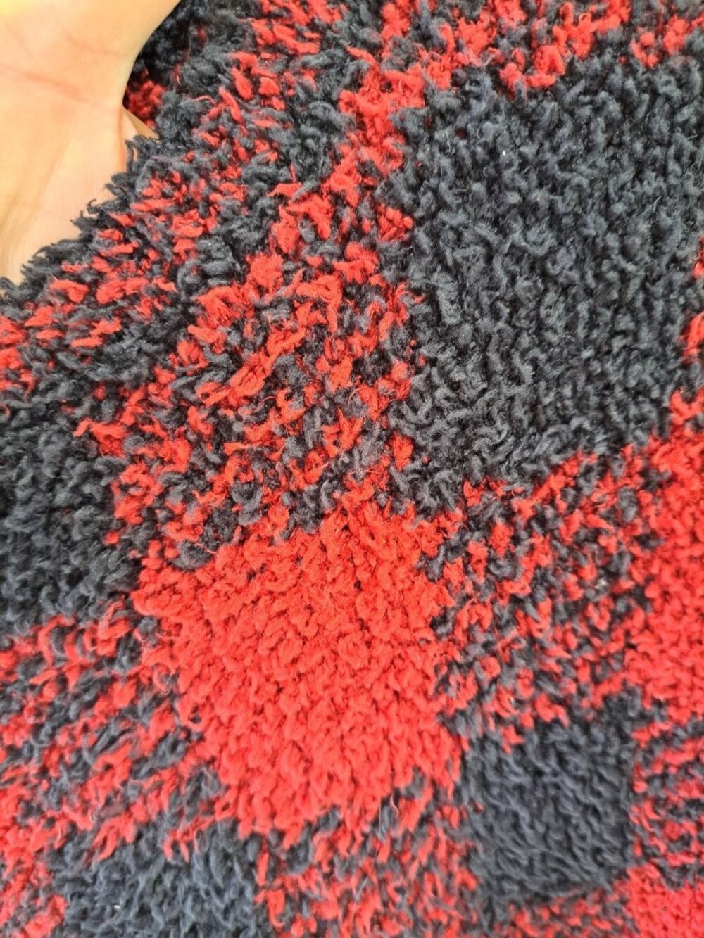 Skims Cozy Buffalo Plaid Knit Pullover Sweater Red & Black Womens L/XL Warm - Picture 4 of 10